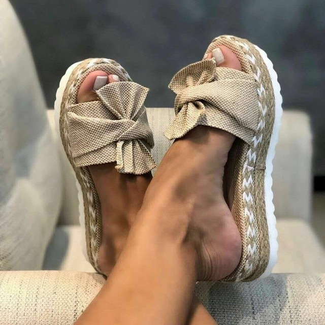Echoarchiv | Orthopädische Modedesign-Sandalen