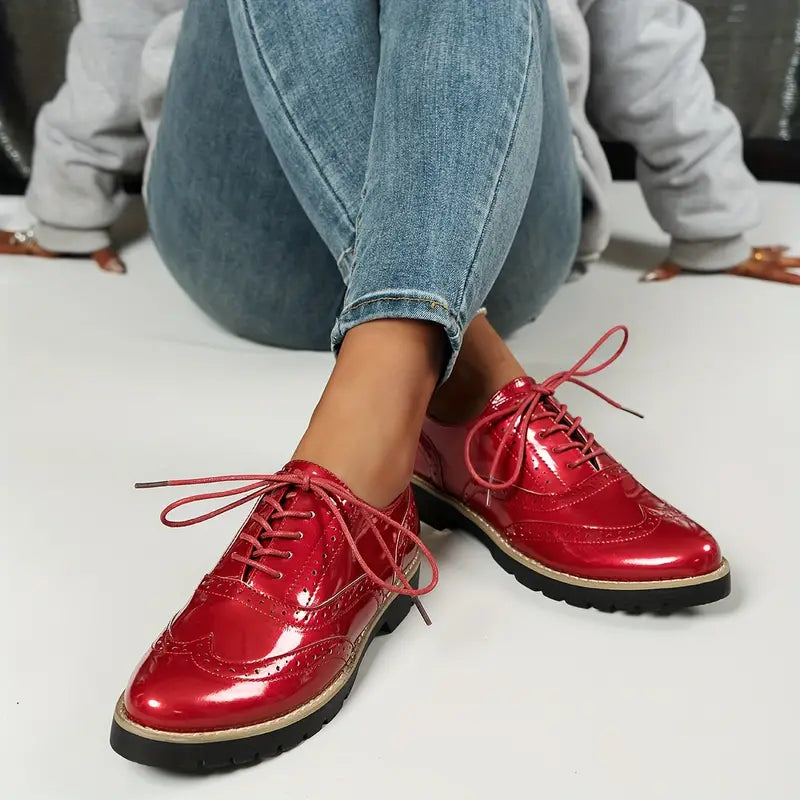 Echoarchiv | Lackschuhe Im Oxford-Stil mit Klobiger Sohle für Damen