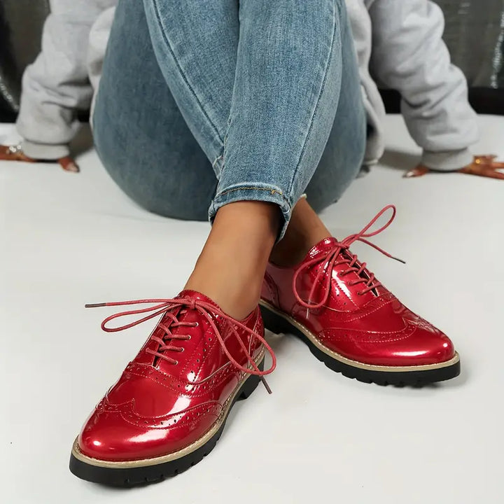 Echoarchiv | Lackschuhe Im Oxford-Stil mit Klobiger Sohle für Damen