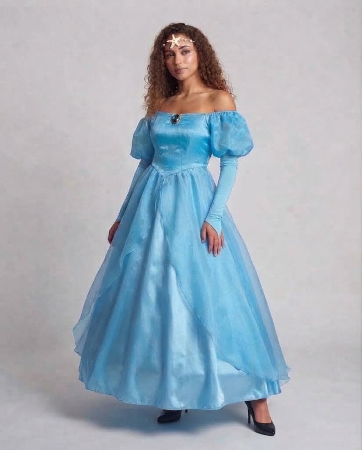 Damen Verzauberndes Ballkleid mit Schimmernden Akzenten Echo Archiv