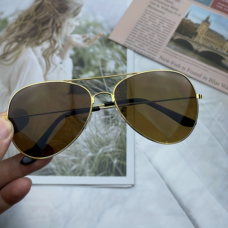Echoarchiv | Klassische Aviator-Sonnenbrille mit Goldenem Rahmen für Damen