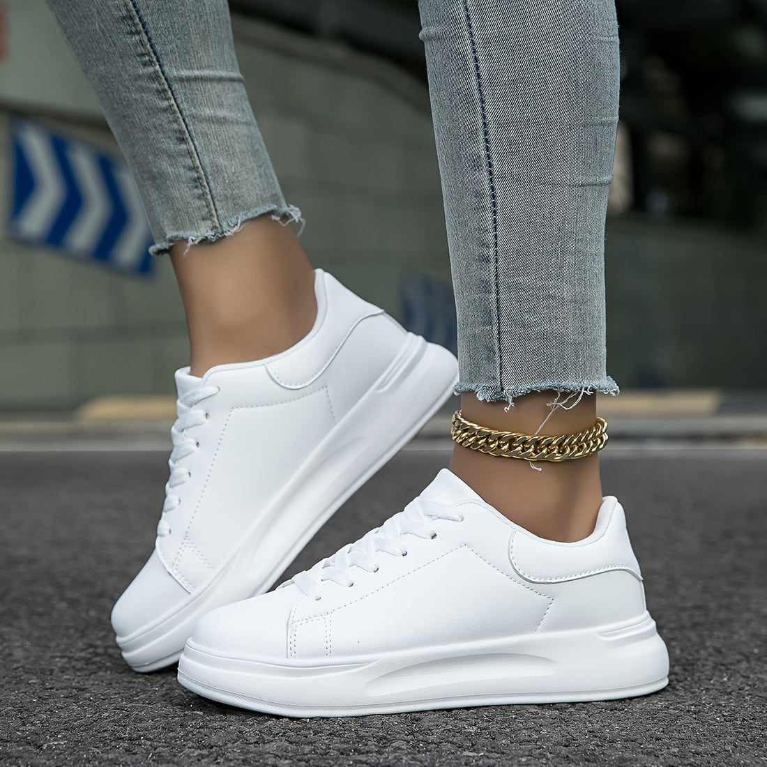 Damen Schnür-Sneaker Weiß mit glatter Oberfläche – Névara