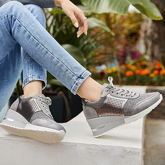 High-Heel-SnEchoarchivker mit Keilabsatz