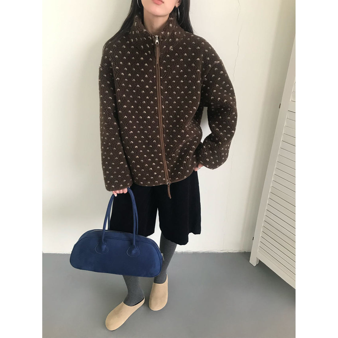 Gepunktete Lammfleece-Jacke mit Reißverschluss