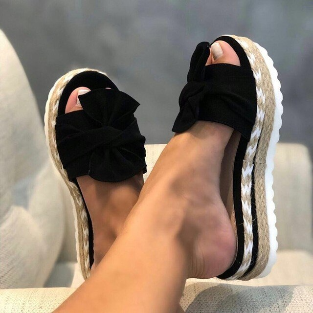 Echoarchiv - Orthopädische Modedesign-Sandalen