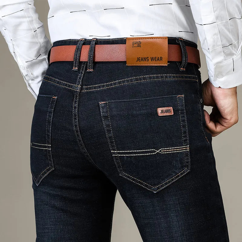 Gerade geschnittene Stretchjeans für Herren – Vardeno