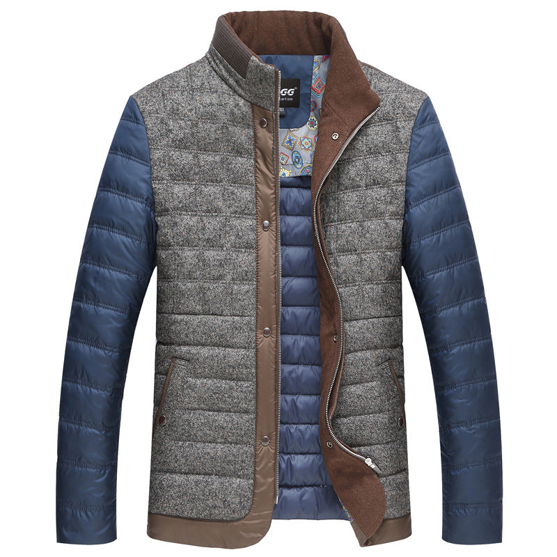 Herren Wattierte Kurzjacke mit Teddykragen und Wappenapplikation – Taviero