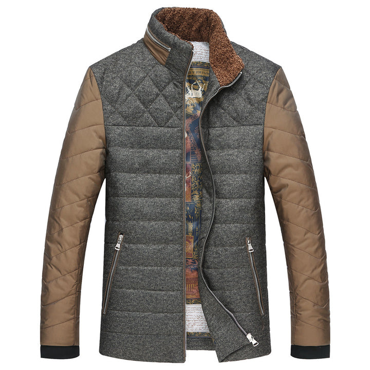Herren Wattierte Kurzjacke mit Teddykragen und Wappenapplikation – Taviero