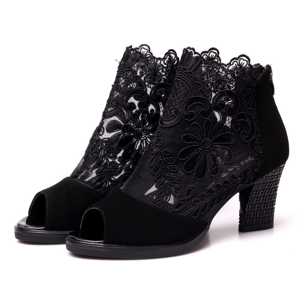 Damen nan Stiefelette mit offenem Zehenbereich, Spitzenobermaterial, floraler Stickerei und komfortablem Blockabsatz Echo Archiv