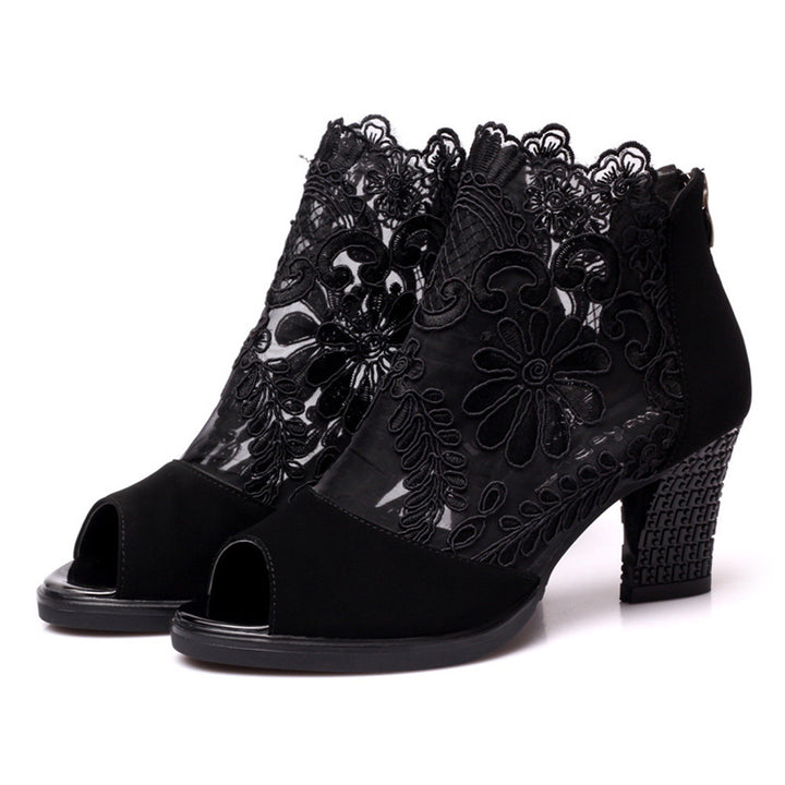 Damen nan Stiefelette mit offenem Zehenbereich, Spitzenobermaterial, floraler Stickerei und komfortablem Blockabsatz Echo Archiv