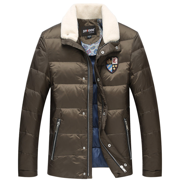 Herren Wattierte Kurzjacke mit Teddykragen und Wappenapplikation – Taviero