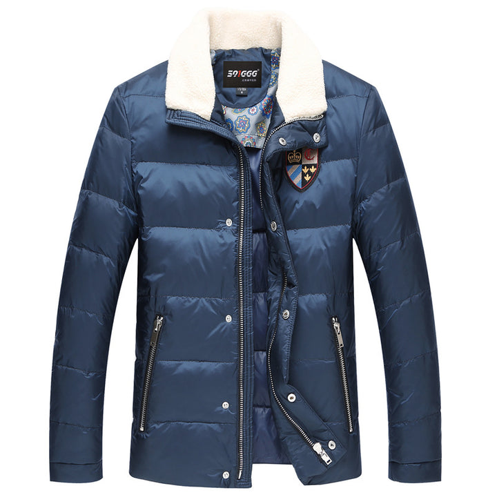 Herren Wattierte Kurzjacke mit Teddykragen und Wappenapplikation – Taviero