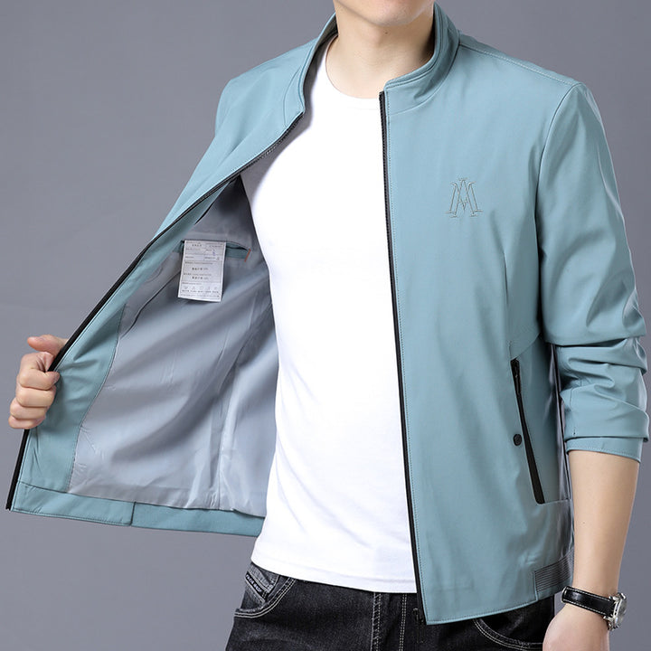 Herren modische Übergangsjacke mit modernem Schnitt und eleganten Taschen Echoarchiv