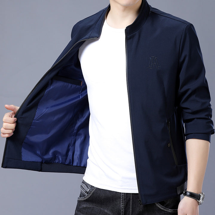 Herren modische Übergangsjacke mit modernem Schnitt und eleganten Taschen Echoarchiv