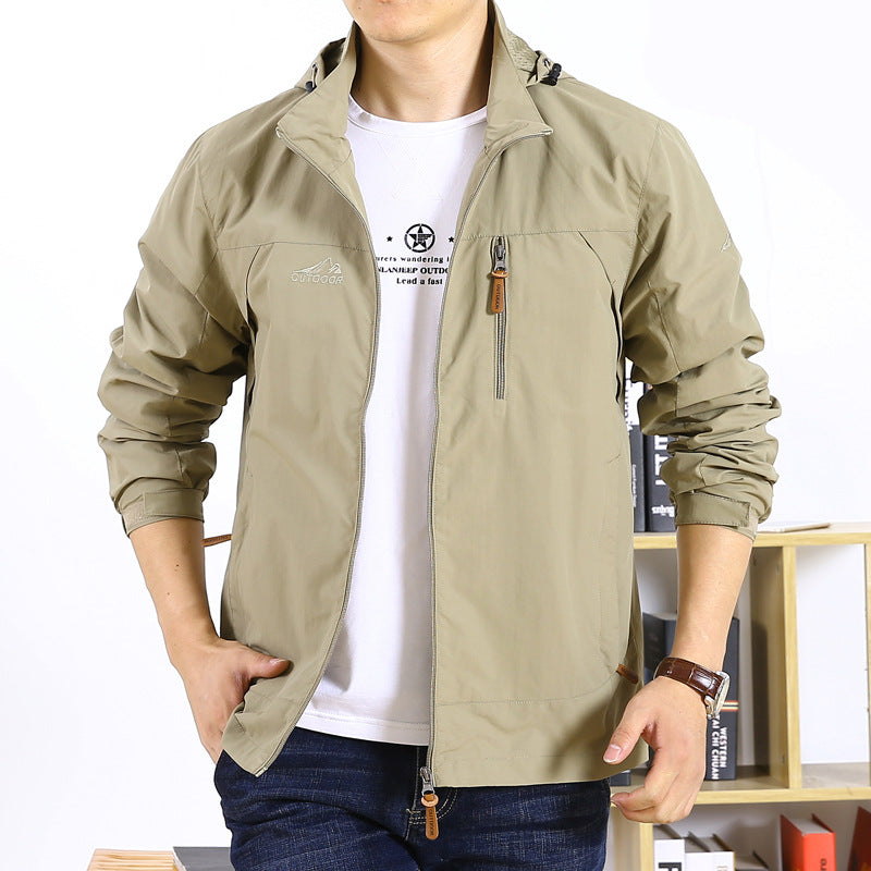 Herren leichte wind- und wasserabweisende Softshelljacke mit Kapuze, Brustreißverschluss und verstellbaren Ärmelabschlüssen Echoarchiv