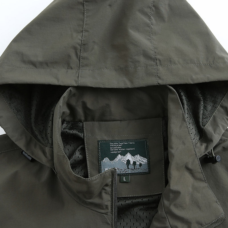 Herren leichte wind- und wasserabweisende Softshelljacke mit Kapuze, Brustreißverschluss und verstellbaren Ärmelabschlüssen Echoarchiv
