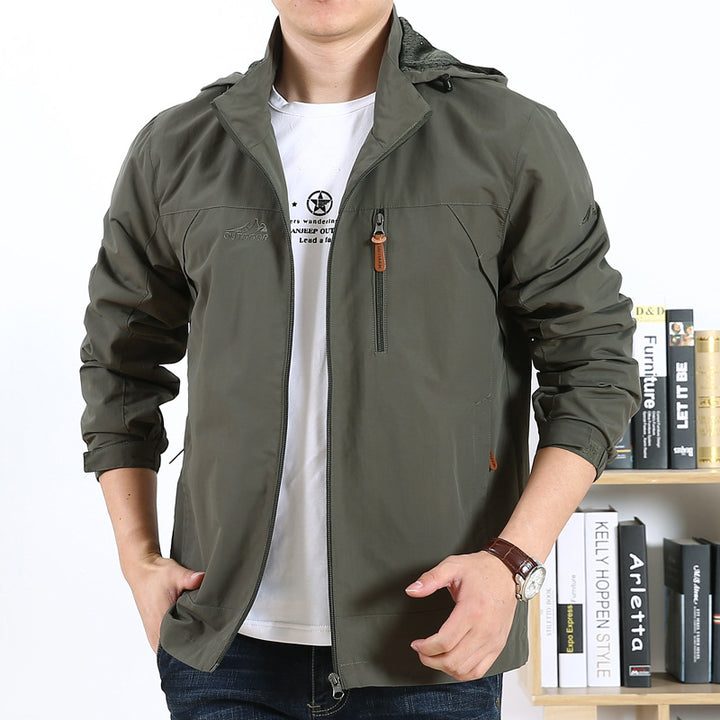 Herren leichte wind- und wasserabweisende Softshelljacke mit Kapuze, Brustreißverschluss und verstellbaren Ärmelabschlüssen Echoarchiv