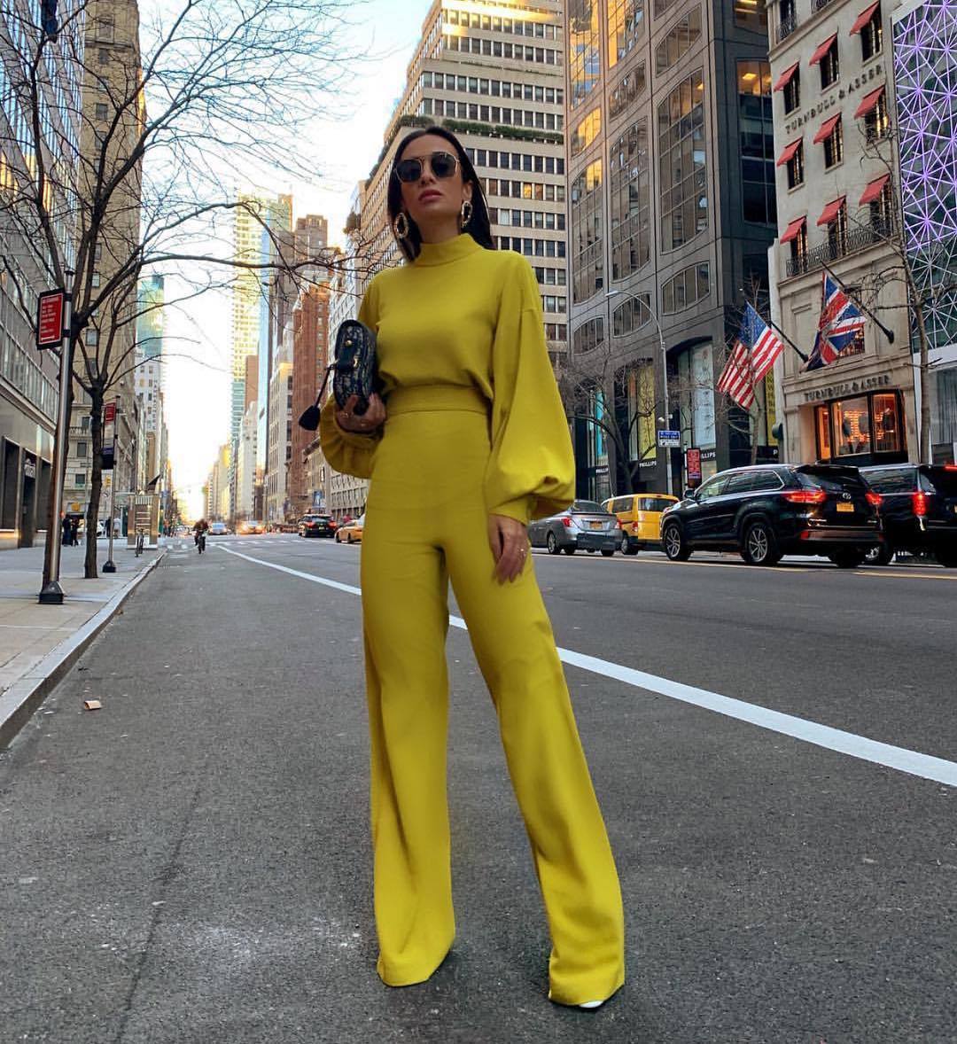 Damen Eleganter Jumpsuit mit weiten Ärmeln und hohem Kragen Echo Archiv