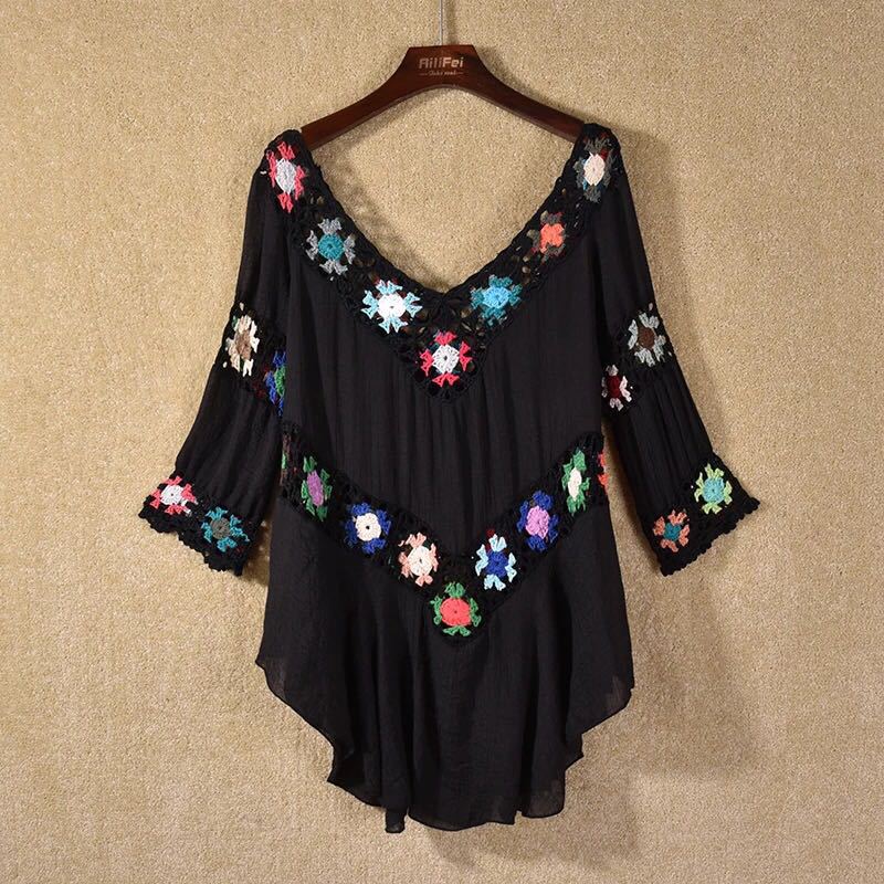 Damen Häkelbluse mit bunten Floral-Applikationen Echo Archiv