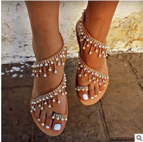 Damen nan opulente Perlen-Riemchensandalette mit hängender Schmuckborte, filigraner Zehenlasche und gepolstertem Komfortfußbett Echo Archiv