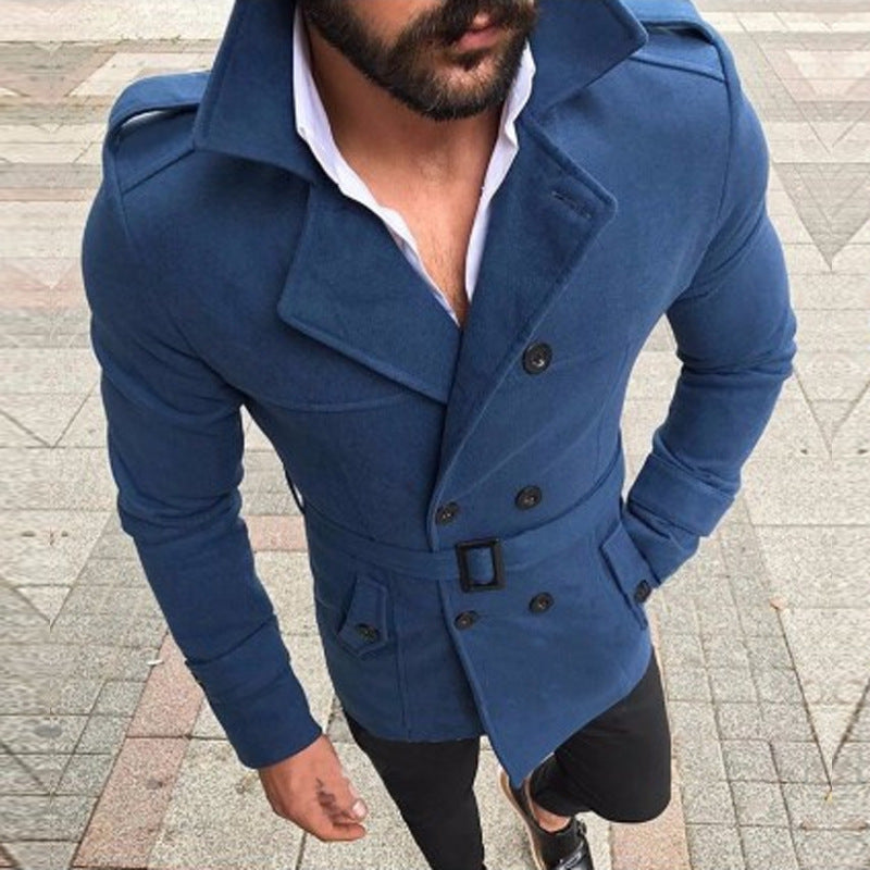 Herren eleganter Trenchcoat mit modischem Gürtel und doppelter Knopfleiste Echoarchiv
