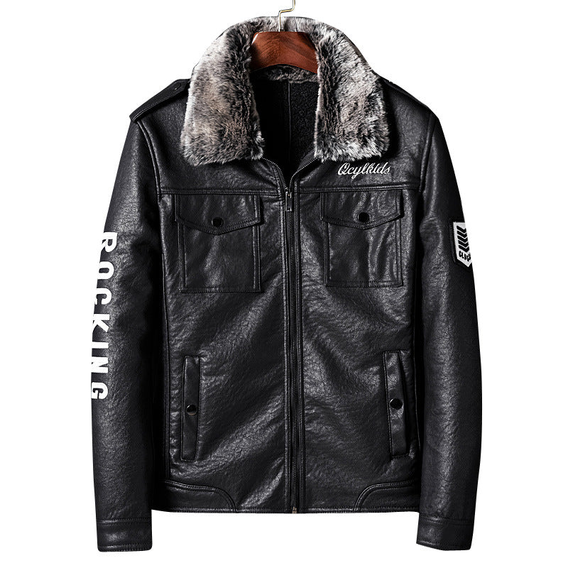 Herren Lederimitatjacke mit Kunstfellkragen und militärischen Abzeichen Echoarchiv