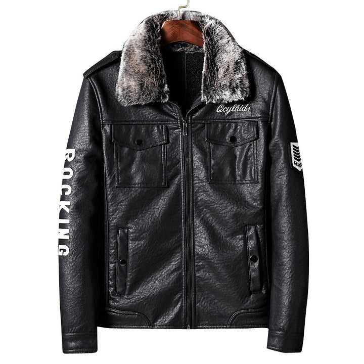 Herren Lederimitatjacke mit Kunstfellkragen und militärischen Abzeichen Echoarchiv