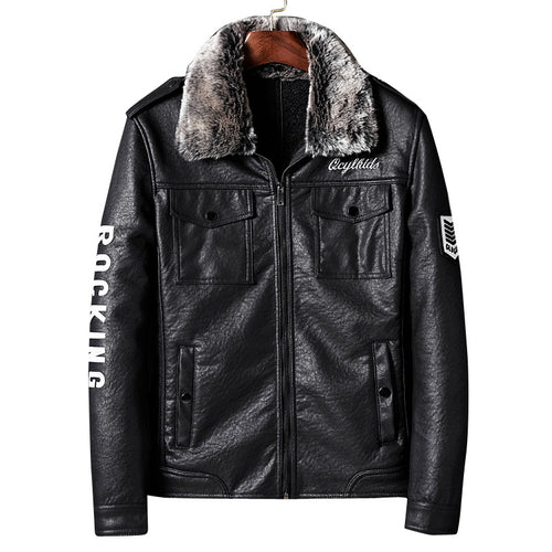 Herren Lederimitatjacke mit Kunstfellkragen und militärischen Abzeichen Echoarchiv
