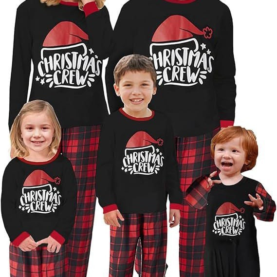 Weihnachts-Pyjama-Set für die Familie mit Karomuster