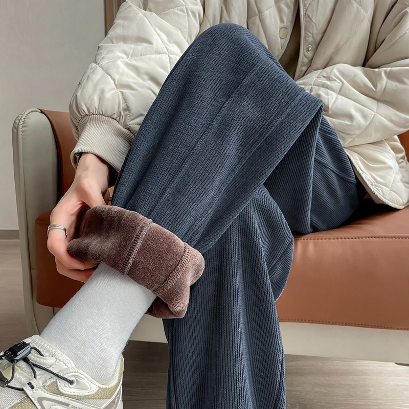 Damen-Cordhose, gefüttert, lässiger Schnitt