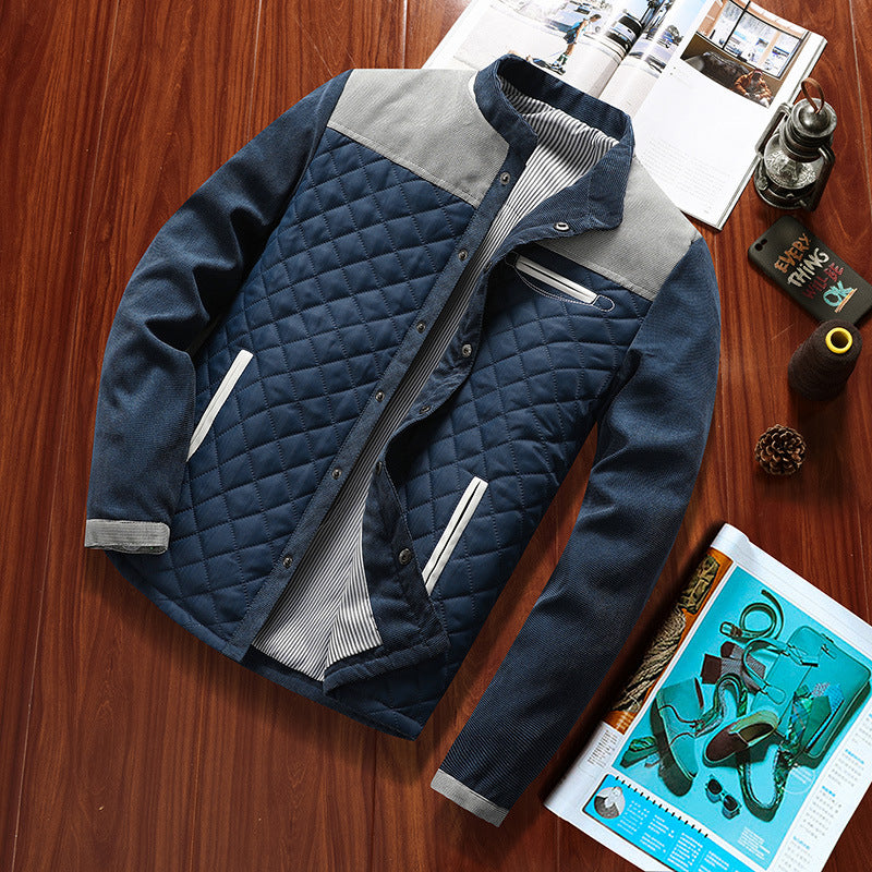 Herren Gesteppte Hybridjacke mit Stehkragen, Brust-Reißverschluss und Kontrast-Einsätzen Echoarchiv