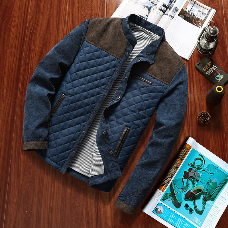 Herren Gesteppte Hybridjacke mit Stehkragen, Brust-Reißverschluss und Kontrast-Einsätzen Echoarchiv
