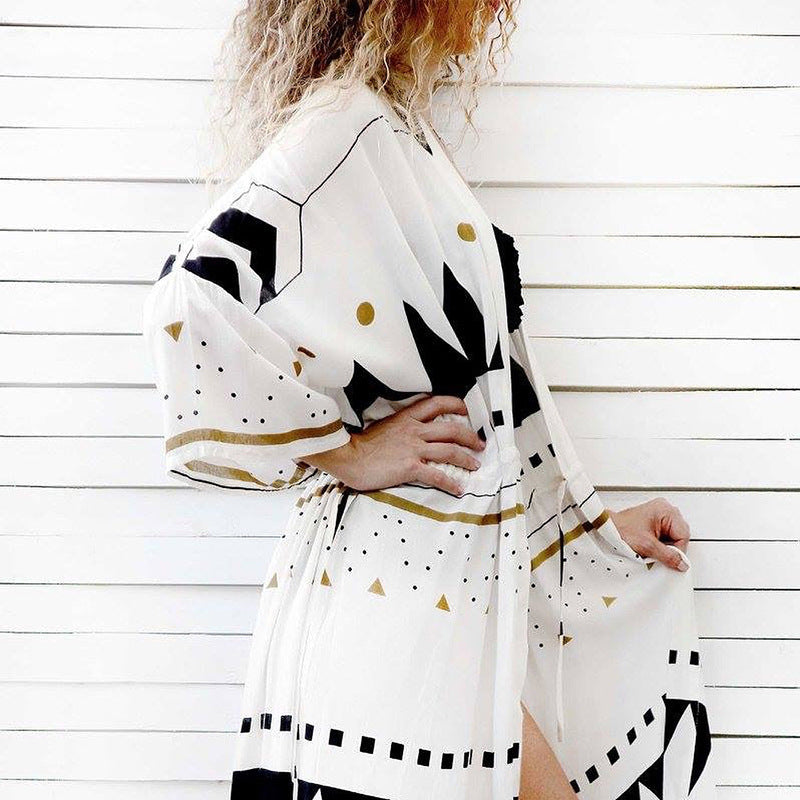 Damen Midikleid-Kaftan mit V-Ausschnitt, Tunnelzug-Taillenraffung & grafischem Print – Élara