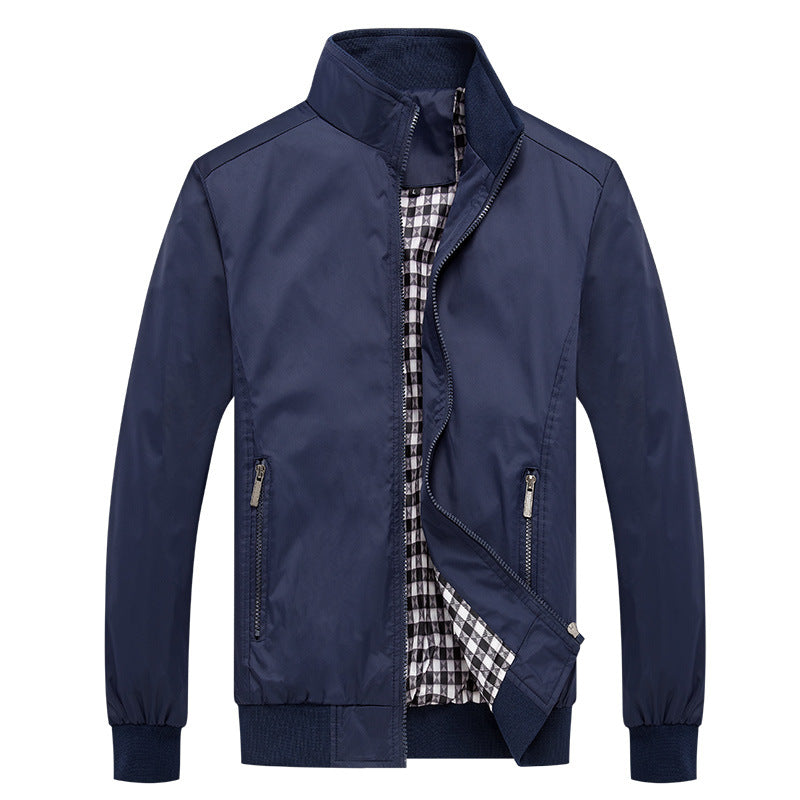 Herren Kurzblouson mit Stehkragen, Karo-Innenfutter und Rippenbündchen Echoarchiv
