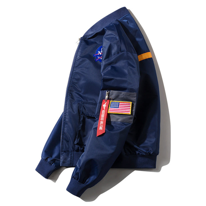 Herren  leichte, von der Luft- und Raumfahrt inspirierte, Zip-Up Bomberjacke mit Utility-Tasche an den Ärmeln Echo Archiv