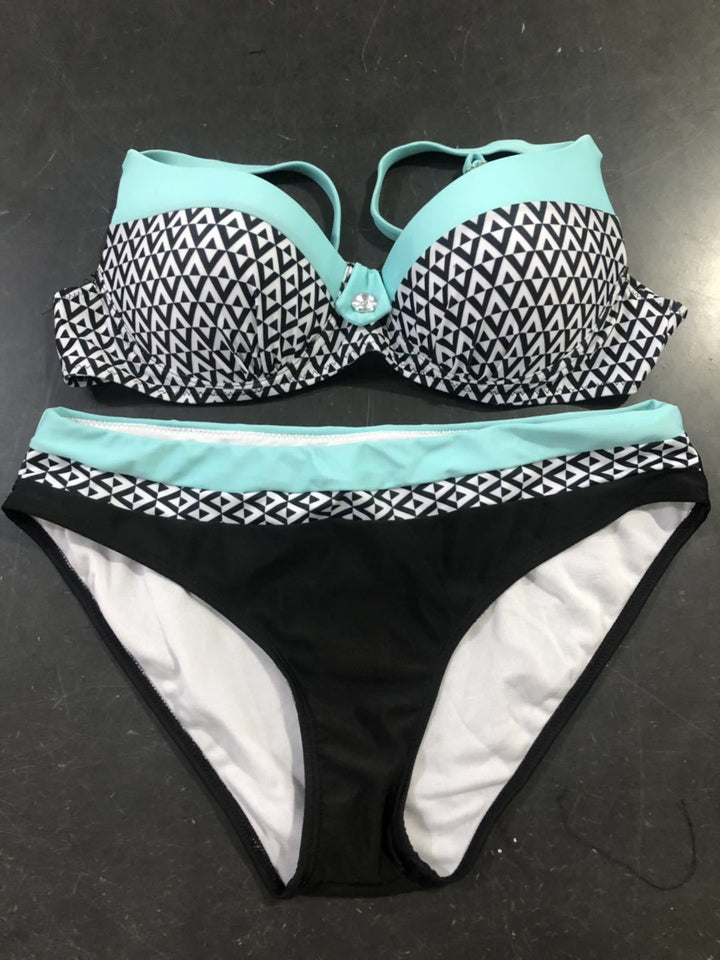 Damen Bikini-Set mit formgebendem Oberteil und modernem Streifenmuster Echo Archiv