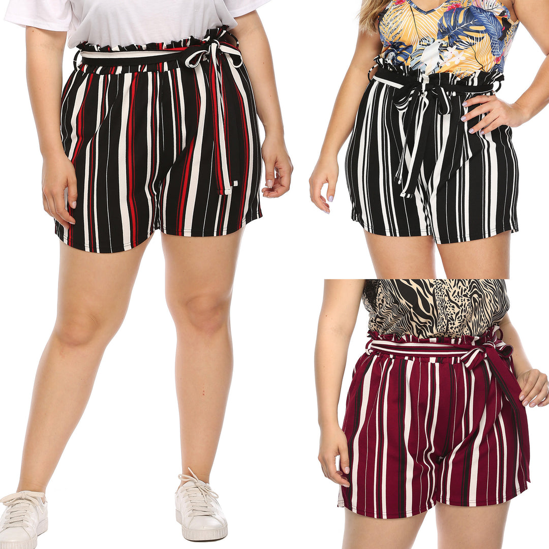 Damen elegant geschnittene gestreifte Shorts mit dekorativem Bindegürtel Echo Archiv