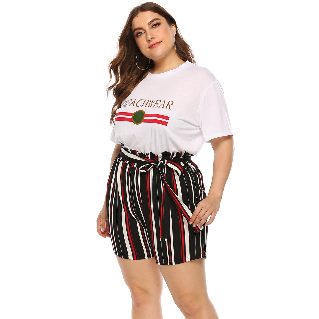 Damen elegant geschnittene gestreifte Shorts mit dekorativem Bindegürtel Echo Archiv