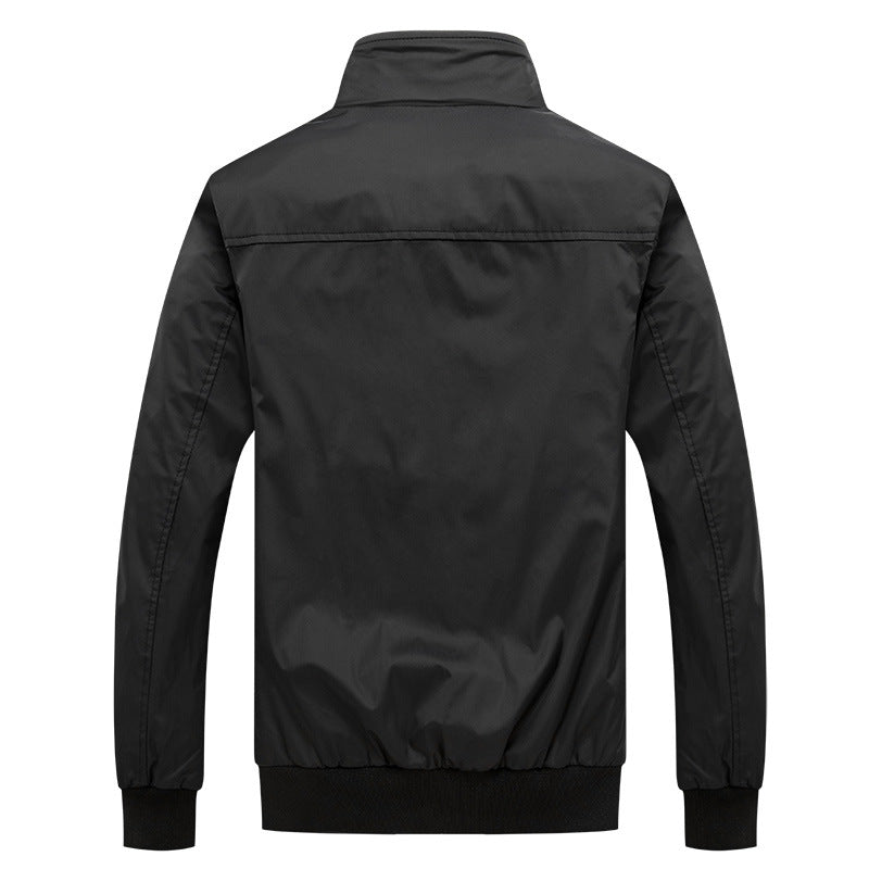 Herren Kurzblouson mit Stehkragen, Karo-Innenfutter und Rippenbündchen Echoarchiv