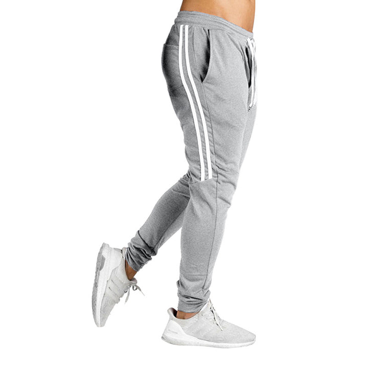 Herren Sportliche Jogginghose mit atmungsaktiver Struktur und seitlichen Streifen Echoarchiv