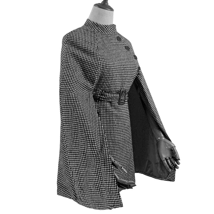 Damen Cape‑Mantel mit Hahnentrittmuster, Taillengürtel und asymmetrischer Knopfleiste – Montévia
