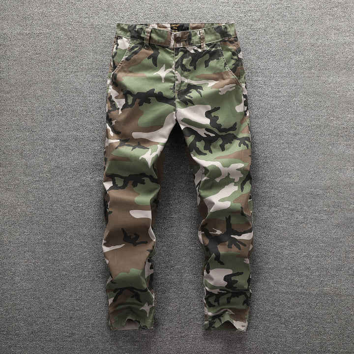 Herren Twill-Hose im Camouflage-Muster mit geradem Schnitt und Gürtelschlaufen Echoarchiv