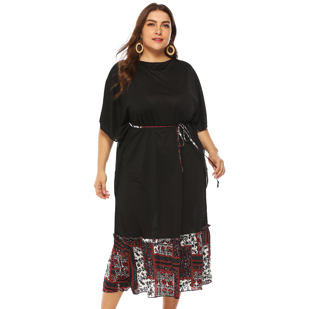 Damen Freizeitkleid mit dekorativer Taillenschnürung und floralen Akzenten Echo Archiv
