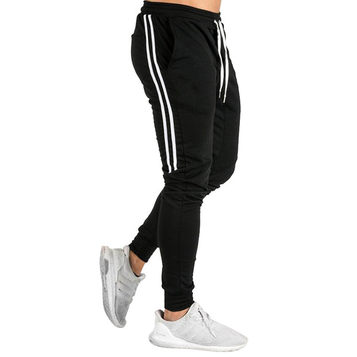 Herren Sportliche Jogginghose mit atmungsaktiver Struktur und seitlichen Streifen Echoarchiv