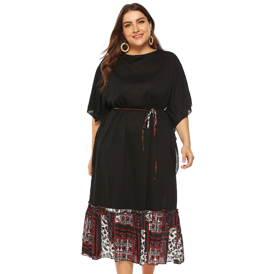 Damen Freizeitkleid mit dekorativer Taillenschnürung und floralen Akzenten Echo Archiv