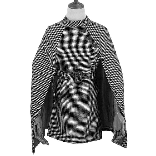 Damen Cape‑Mantel mit Hahnentrittmuster, Taillengürtel und asymmetrischer Knopfleiste – Montévia