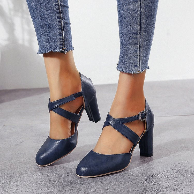 Damen Pumps mit dekorativem Riemendesign und komfortablem Blockabsatz – Lioré