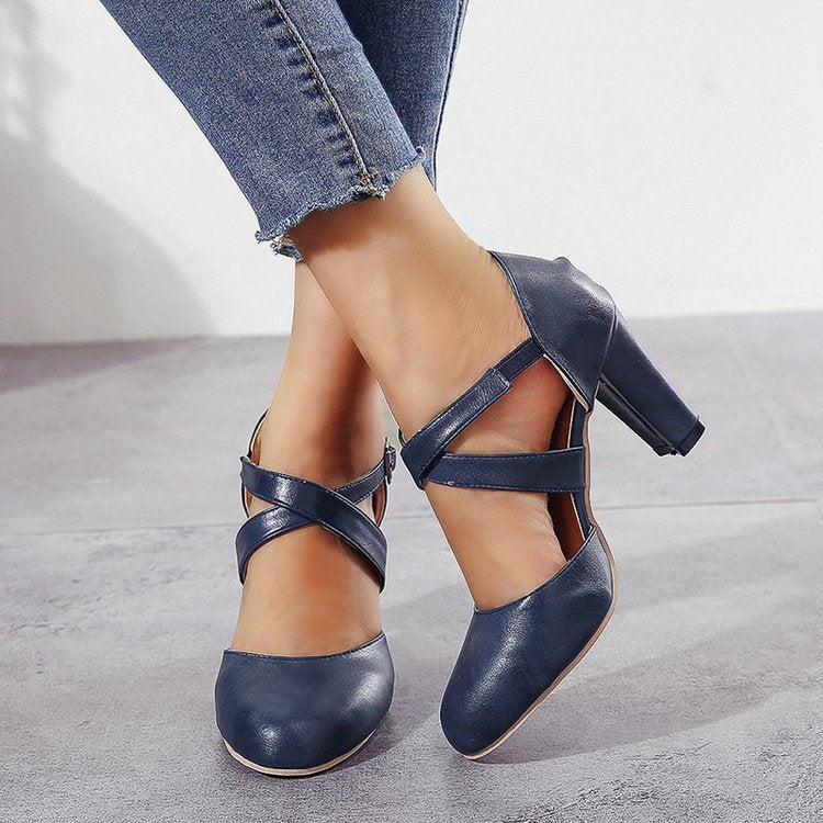 Damen Pumps mit dekorativem Riemendesign und komfortablem Blockabsatz – Lioré