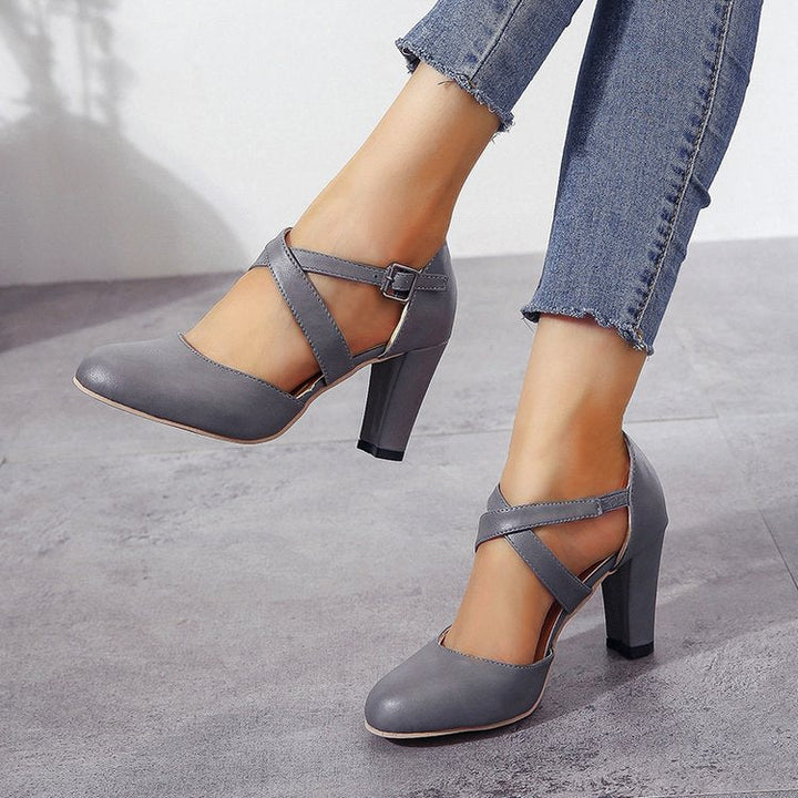 Damen Pumps mit dekorativem Riemendesign und komfortablem Blockabsatz – Lioré