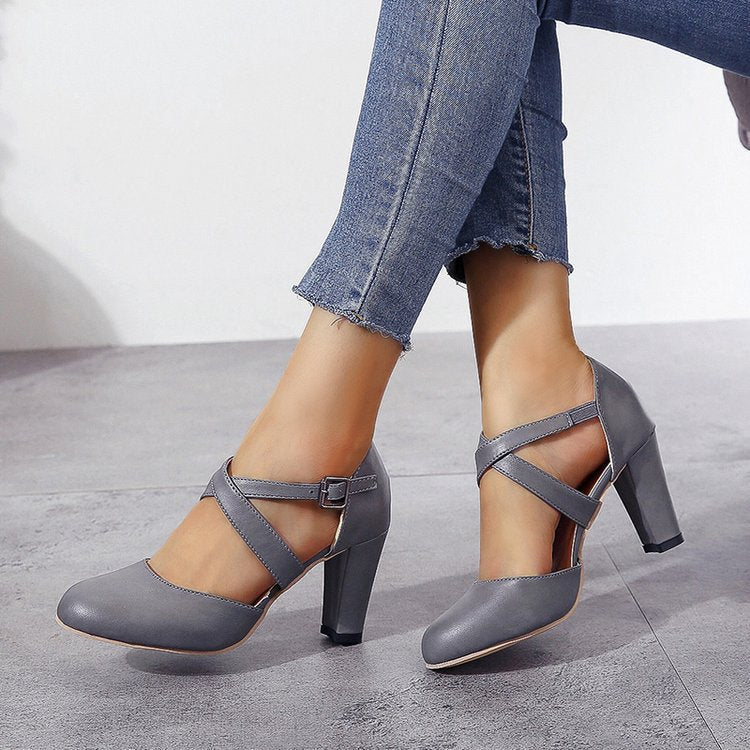 Damen Pumps mit dekorativem Riemendesign und komfortablem Blockabsatz – Lioré